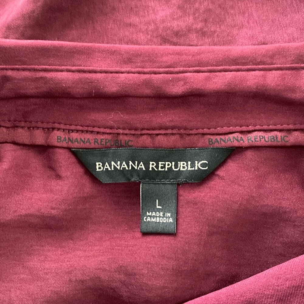 Banana Republic Satin Pullover Split Neck Blouse - Size Large - Picture 7 of 9